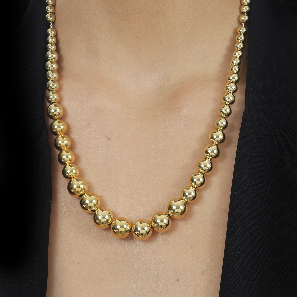 Colar Dourado de Bolas Crescentes Flore