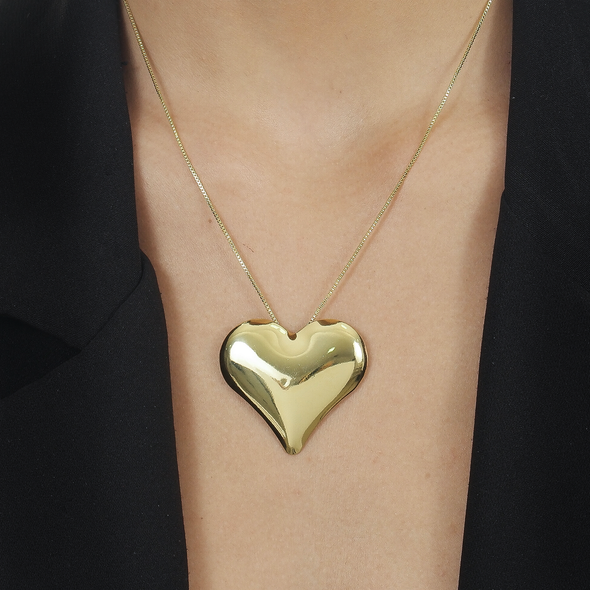Colar Dourado de Coração Liso Flore