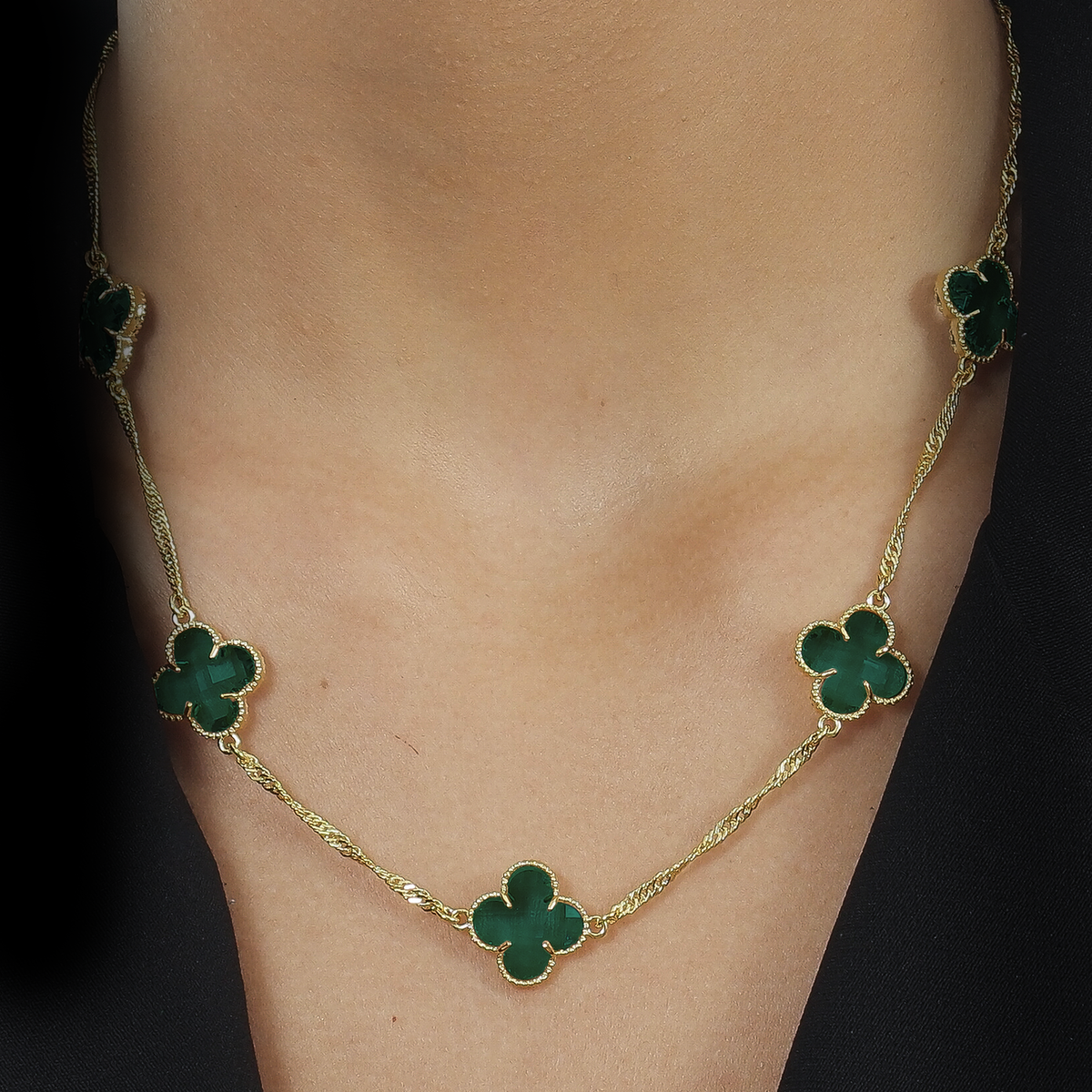 Colar Dourado 5 Trevos Verde Flore