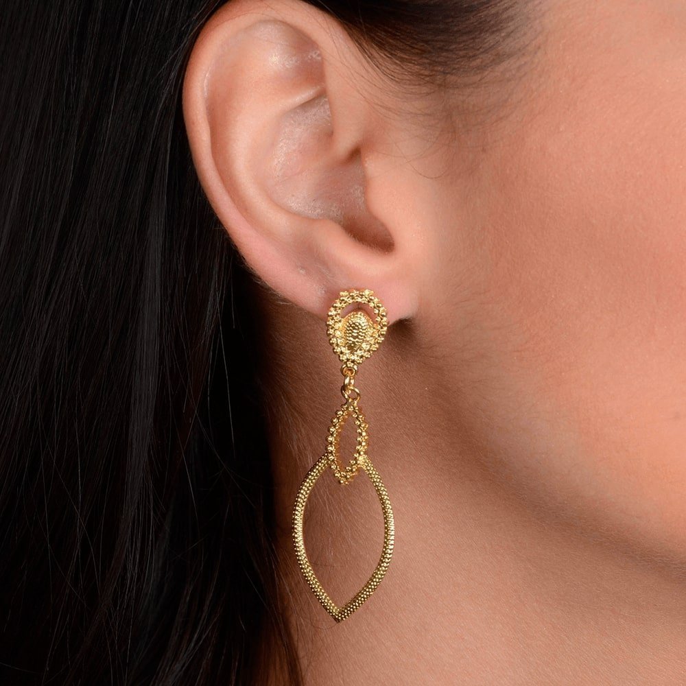 Brinco Dourado Luxo Gota de Gala Flore