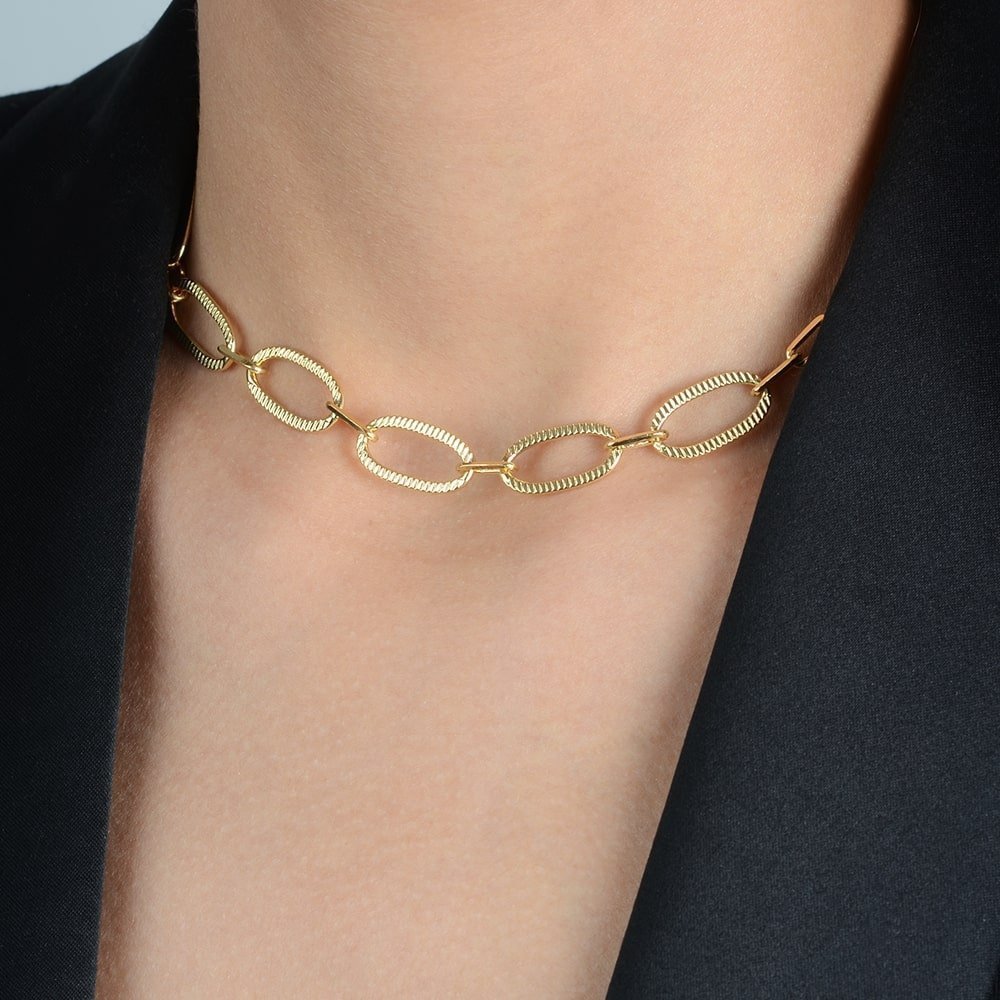 Chocker Dourada Cartier com Extensor Flore