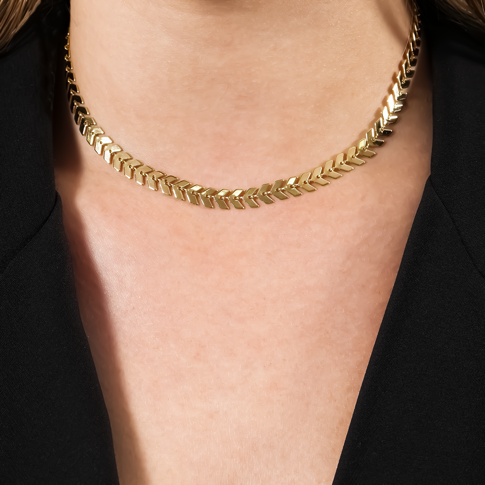 Colar Dourado Chocker de Seta Flore