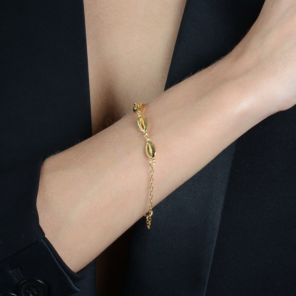 Pulseira Dourada de Búzios Flore